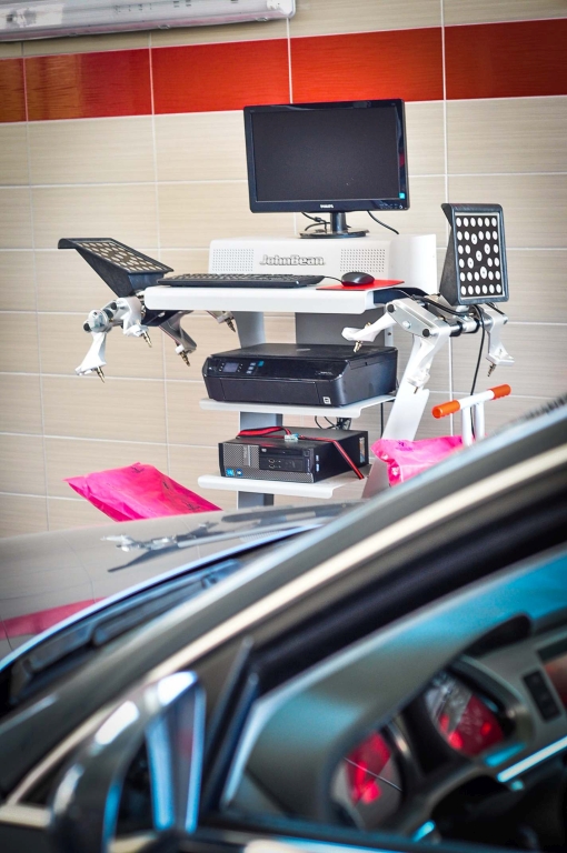 Stanowisko diagnostyczne z nowoczesnym wyposażeniem